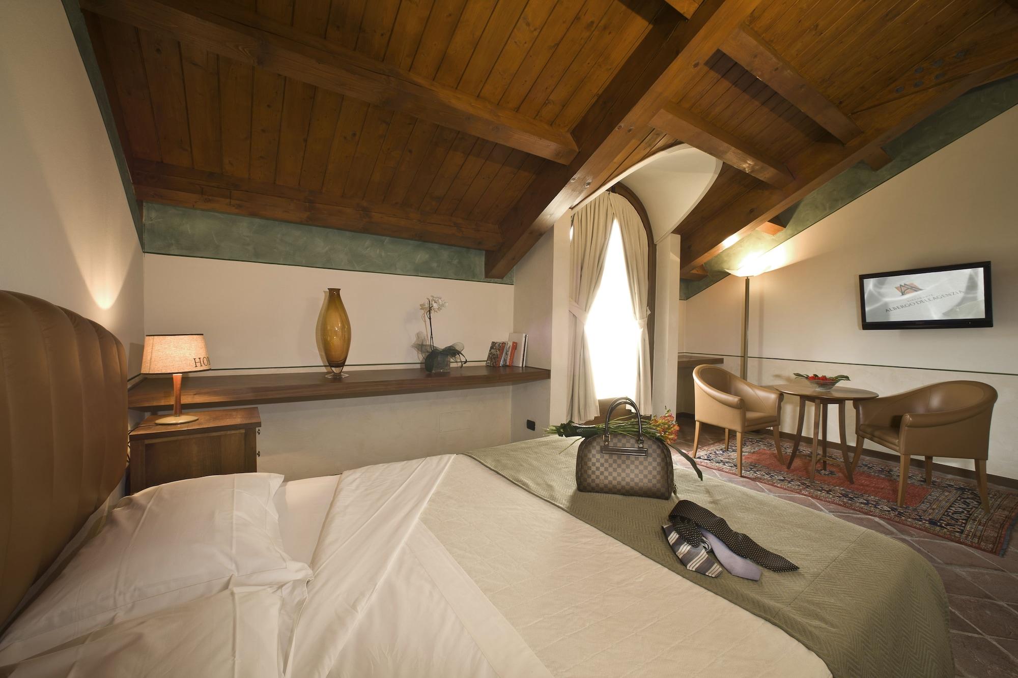 Albergo Dell'Agenzia Bra Exterior photo