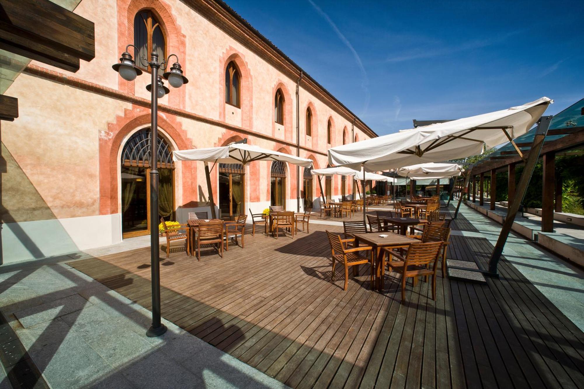 Albergo Dell'Agenzia Bra Exterior photo